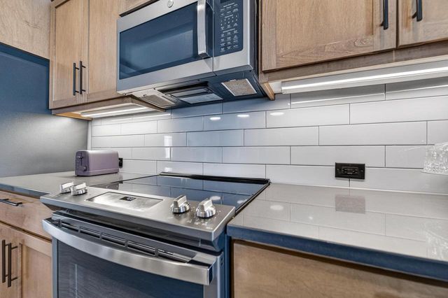 828 Shadowwood Trail, Sun Prairie, WI 53590