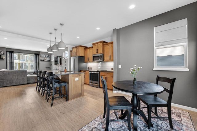 828 Shadowwood Trail, Sun Prairie, WI 53590