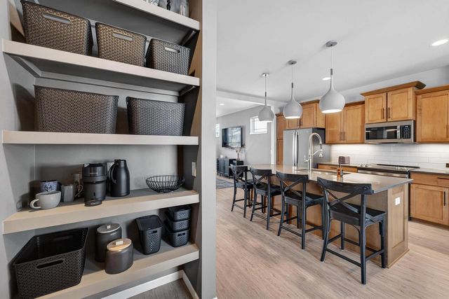 828 Shadowwood Trail, Sun Prairie, WI 53590