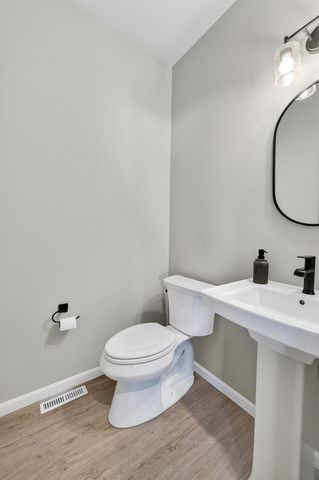 828 Shadowwood Trail, Sun Prairie, WI 53590