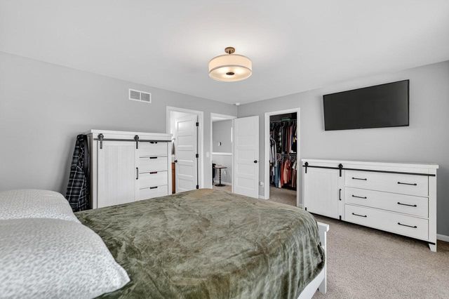 828 Shadowwood Trail, Sun Prairie, WI 53590