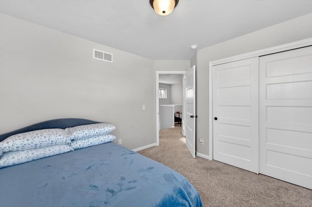 828 Shadowwood Trail, Sun Prairie, WI 53590