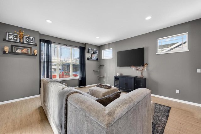 828 Shadowwood Trail, Sun Prairie, WI 53590