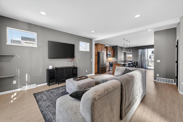 828 Shadowwood Trail, Sun Prairie, WI 53590