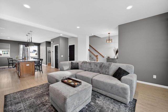 828 Shadowwood Trail, Sun Prairie, WI 53590