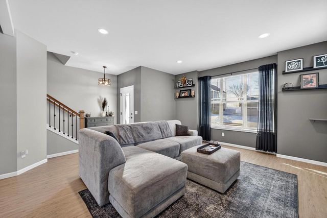 828 Shadowwood Trail, Sun Prairie, WI 53590