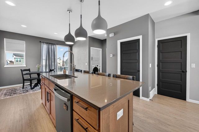 828 Shadowwood Trail, Sun Prairie, WI 53590