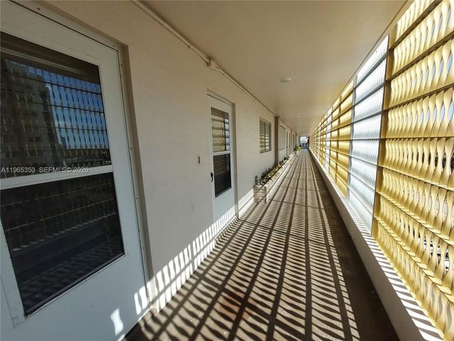 400 Golden Isles Dr 47, Hallandale Beach, FL 33009