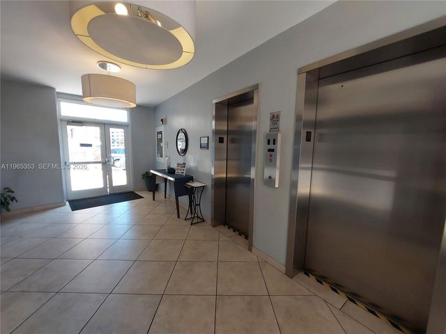 400 Golden Isles Dr 47, Hallandale Beach, FL 33009