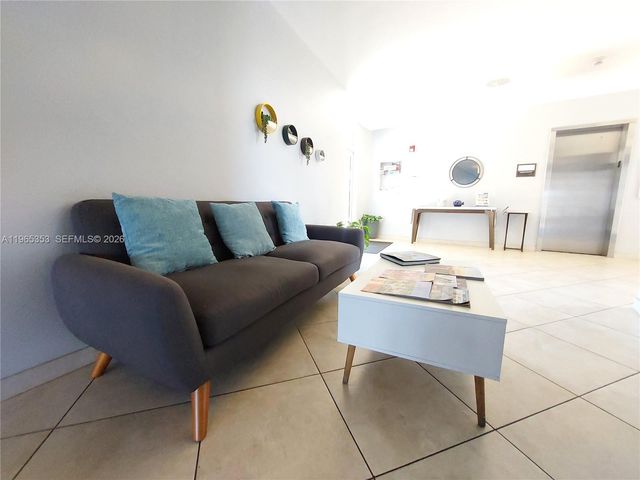 400 Golden Isles Dr 47, Hallandale Beach, FL 33009