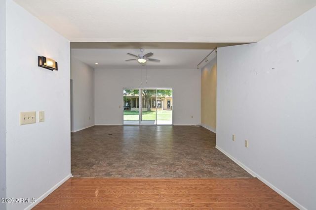 10314 W SPANISH MOSS Lane, Sun City, AZ 85373