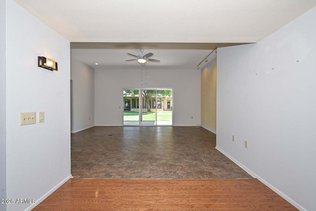 10314 W SPANISH MOSS Lane, Sun City, AZ 85373 — photo 3