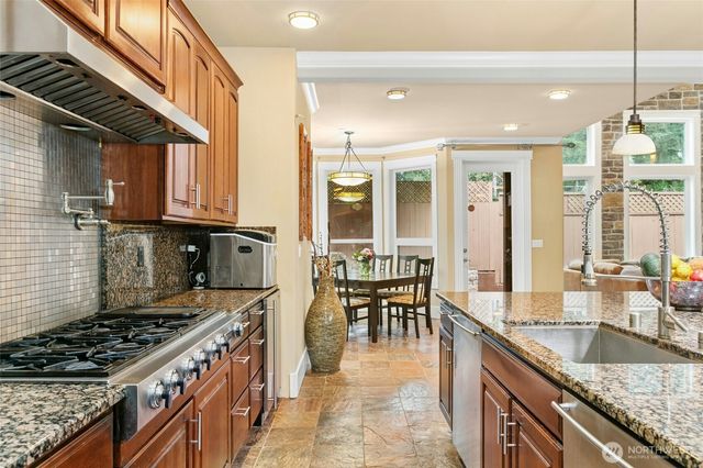 18634 92nd Avenue NE, Bothell, WA 98011