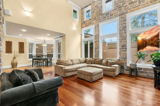 18634 92nd Avenue NE, Bothell, WA 98011