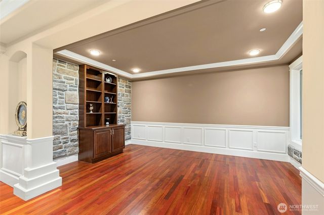 18634 92nd Avenue NE, Bothell, WA 98011