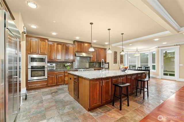 18634 92nd Avenue NE, Bothell, WA 98011