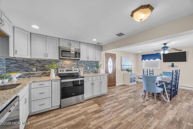 10 Collinson Drive, Middletown, NJ 07748