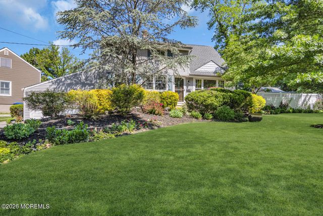 10 Collinson Drive, Middletown, NJ 07748