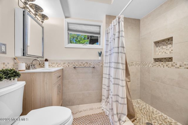 10 Collinson Drive, Middletown, NJ 07748