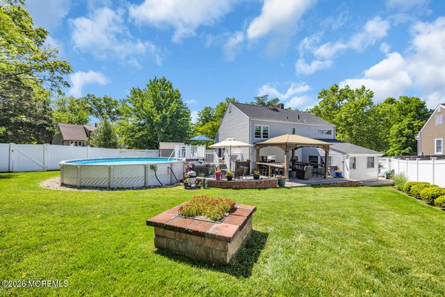 10 Collinson Drive, Middletown, NJ 07748