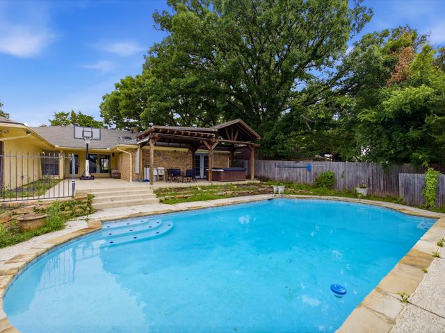 1214 Fawn Ridge Drive, Duncanville, TX 75137