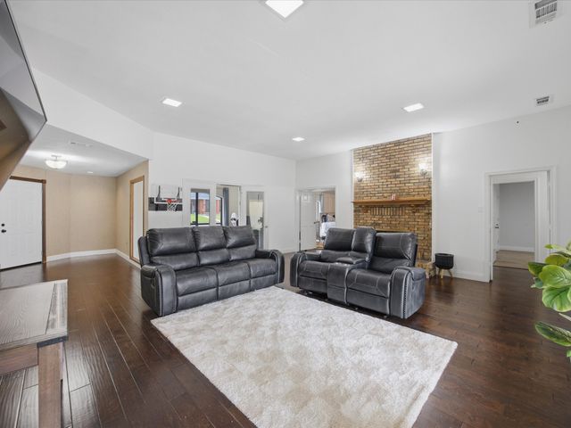 1214 Fawn Ridge Drive, Duncanville, TX 75137