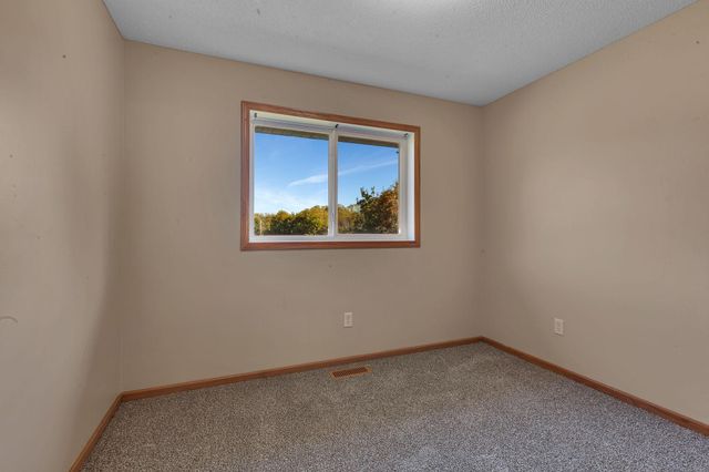 203 Appaloosa Court, Braham, MN 55006