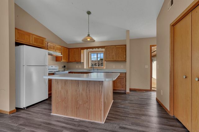 203 Appaloosa Court, Braham, MN 55006