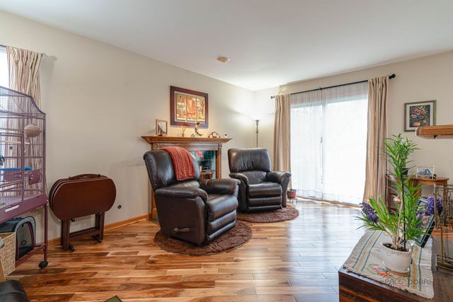 1315 Lily Court, Grayslake, IL 60030