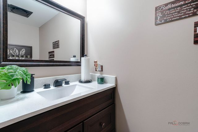 1315 Lily Court, Grayslake, IL 60030