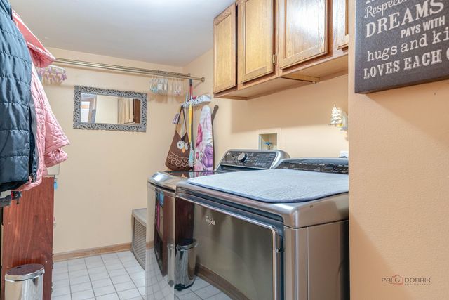 1315 Lily Court, Grayslake, IL 60030