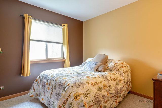 1315 Lily Court, Grayslake, IL 60030