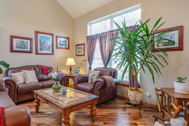 1315 Lily Court, Grayslake, IL 60030