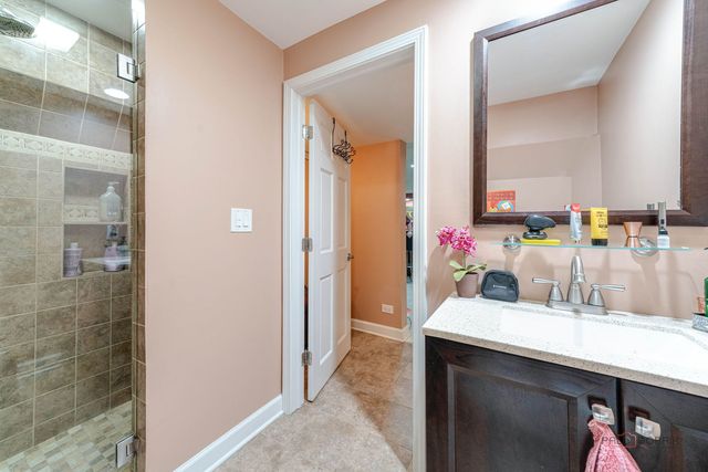 1315 Lily Court, Grayslake, IL 60030