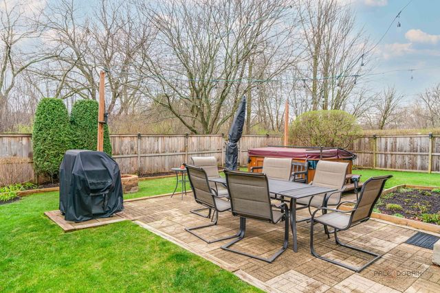 1315 Lily Court, Grayslake, IL 60030