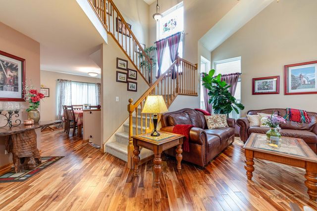 1315 Lily Court, Grayslake, IL 60030