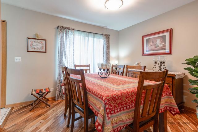 1315 Lily Court, Grayslake, IL 60030