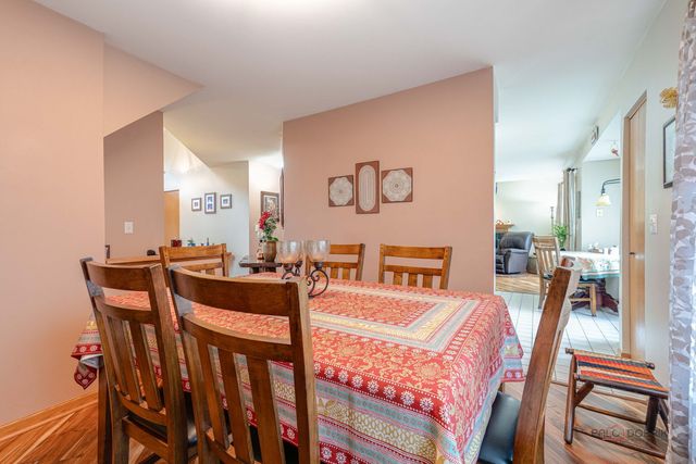 1315 Lily Court, Grayslake, IL 60030