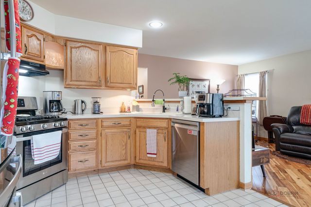 1315 Lily Court, Grayslake, IL 60030