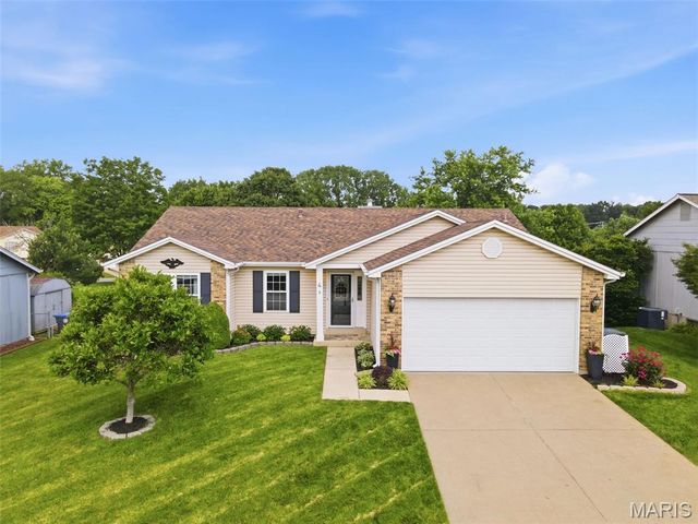 4 Cambourne Court, St Peters, MO 63376