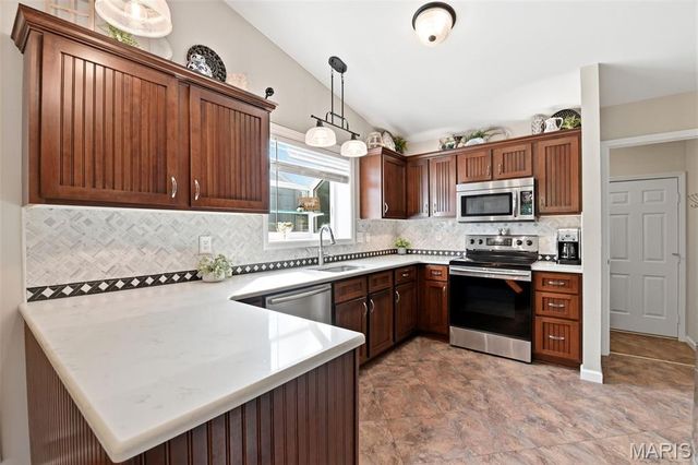 4 Cambourne Court, St Peters, MO 63376