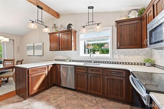 4 Cambourne Court, St Peters, MO 63376