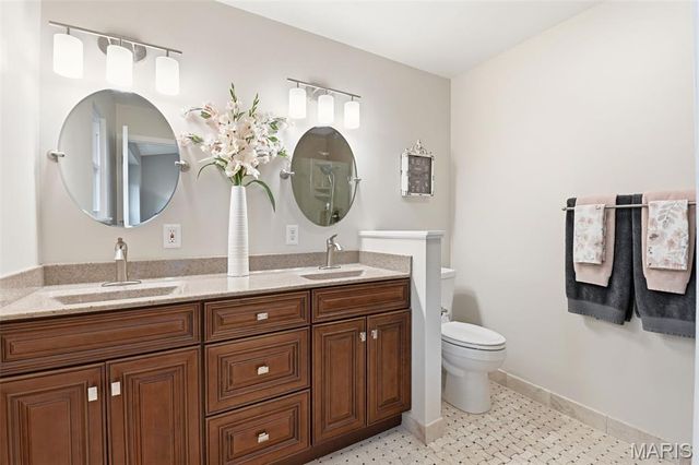 4 Cambourne Court, St Peters, MO 63376