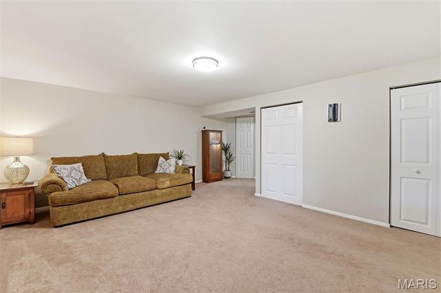 4 Cambourne Court, St Peters, MO 63376