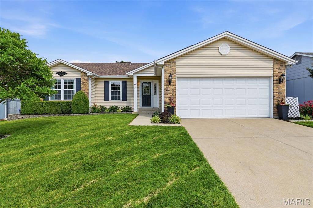 4 Cambourne Court, St Peters, MO 63376