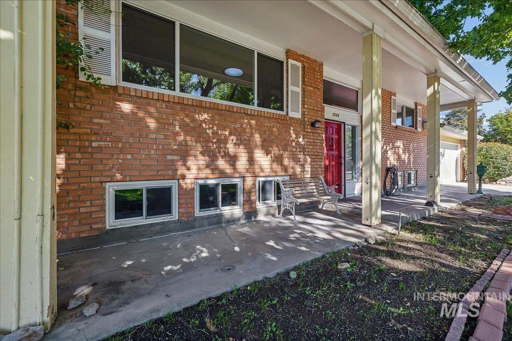 7226 W Cedarwood, Boise, ID 83709 photo 3