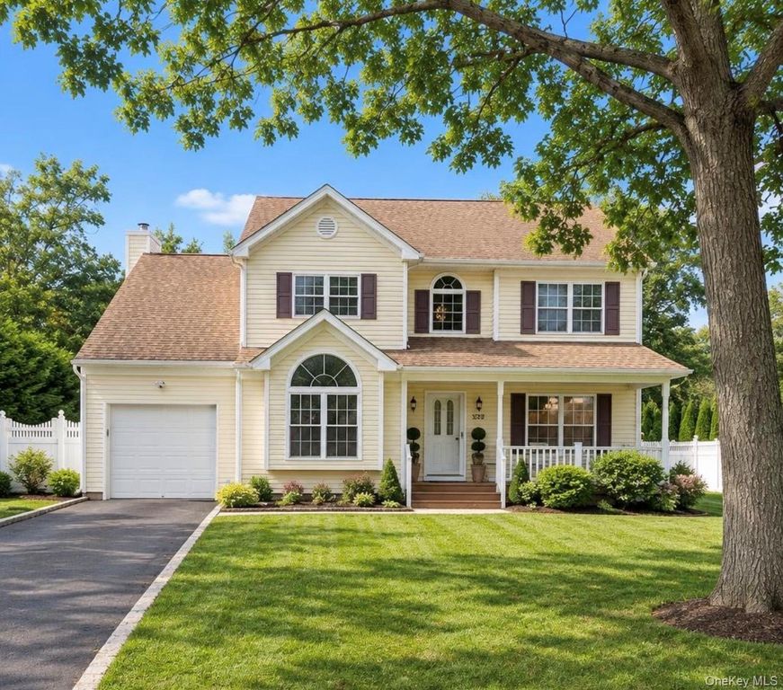 37 Howard Drive, Coram, NY 11727 — photo 2
