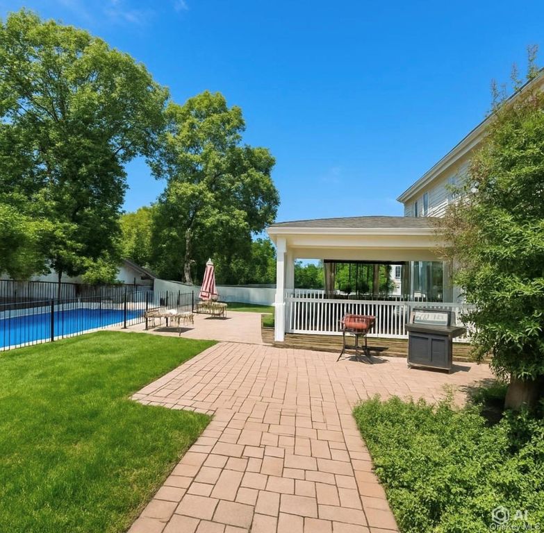 37 Howard Drive, Coram, NY 11727 — photo 4
