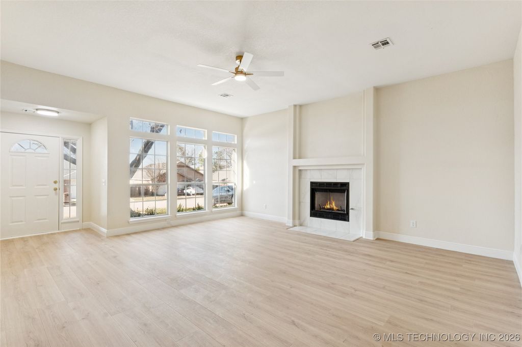 11229 S Nandina Avenue, Jenks, OK 74037