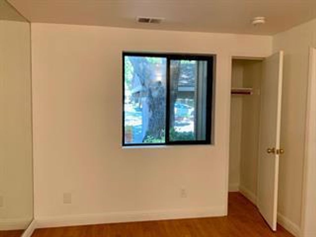 Image 11 of property listing at 5693 Makati Circle D, San Jose, CA 95123